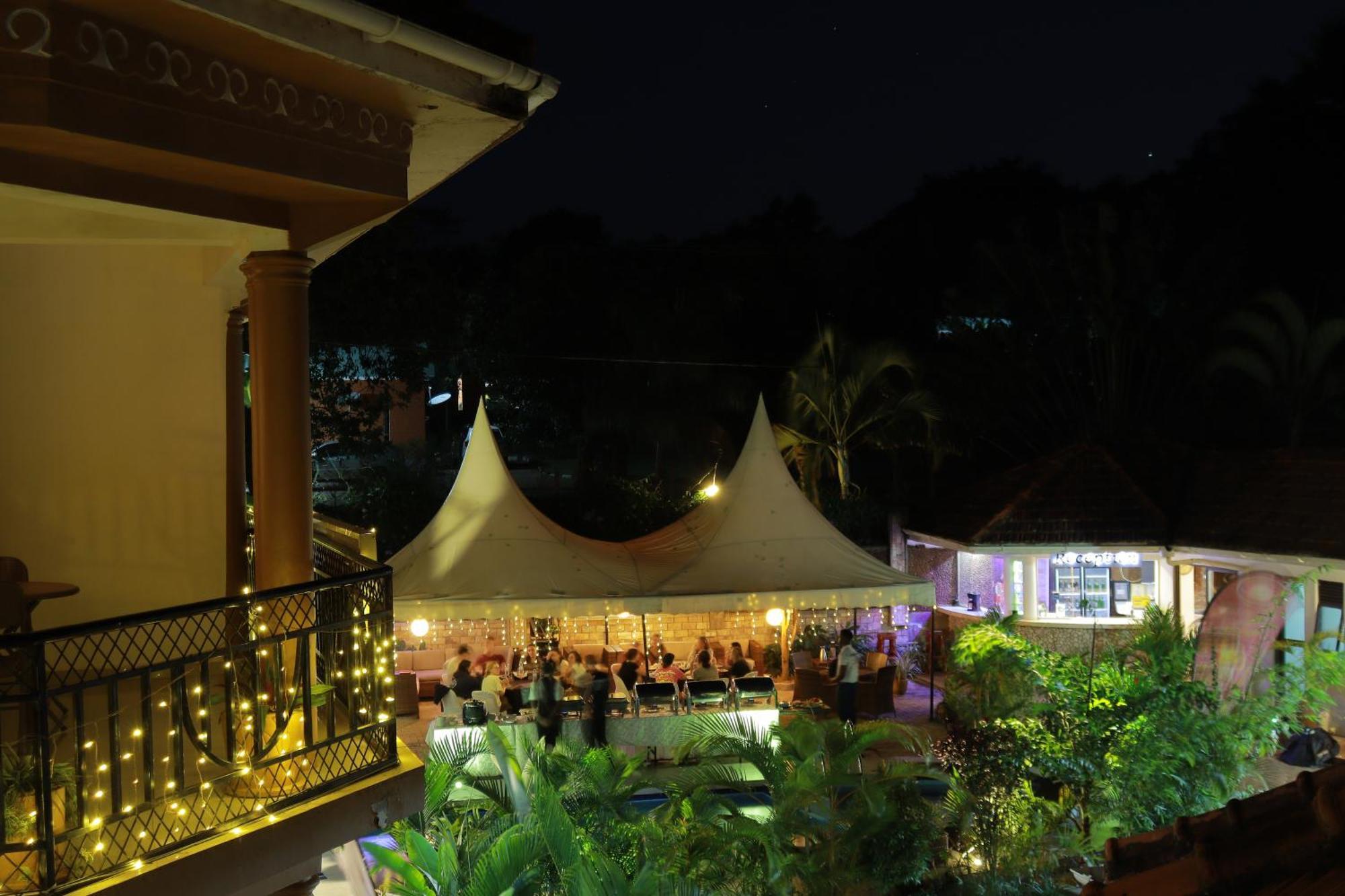 Mowicribs Hotel And Spa Entebbe Exterior foto