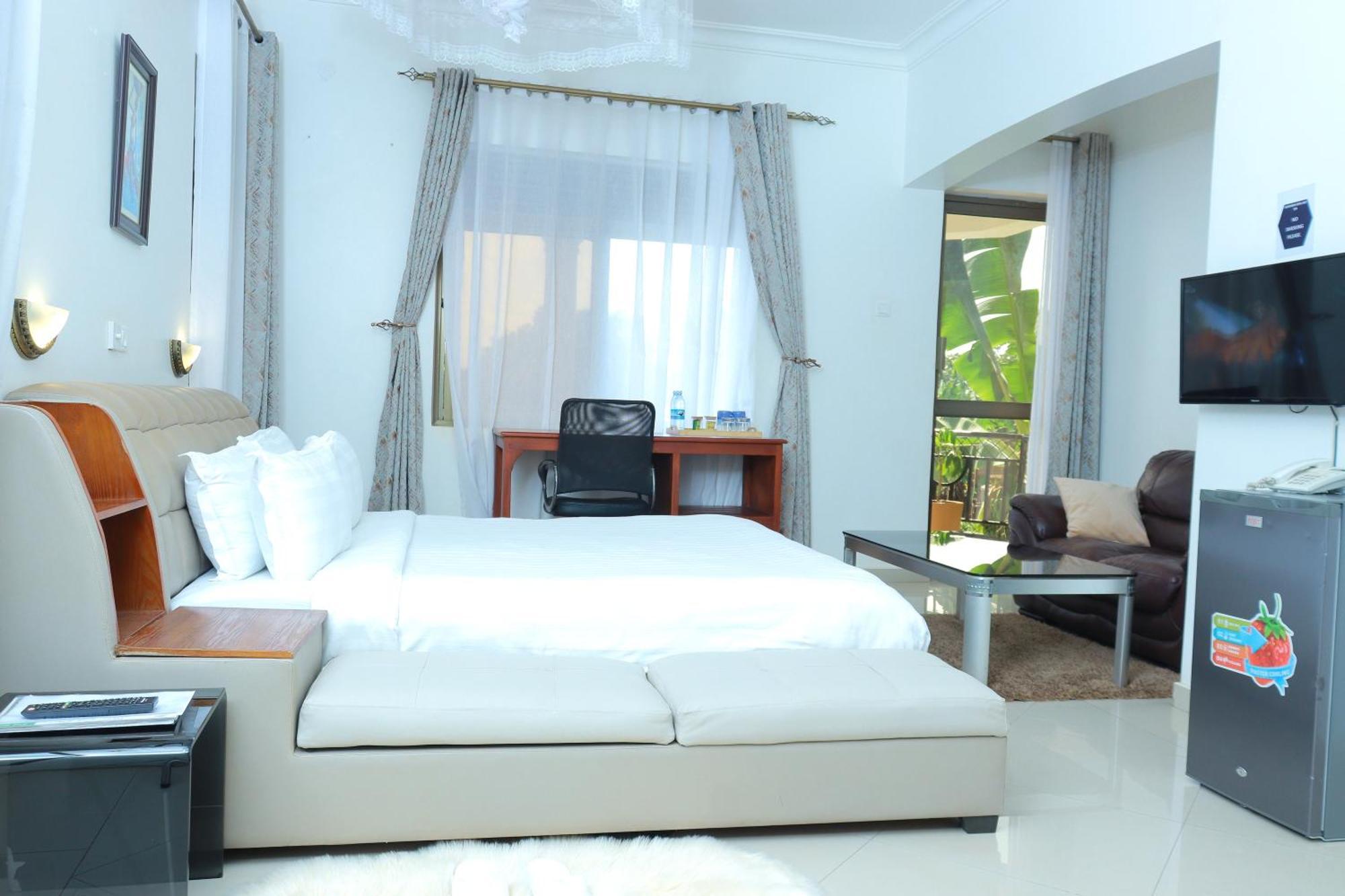 Mowicribs Hotel And Spa Entebbe Exterior foto