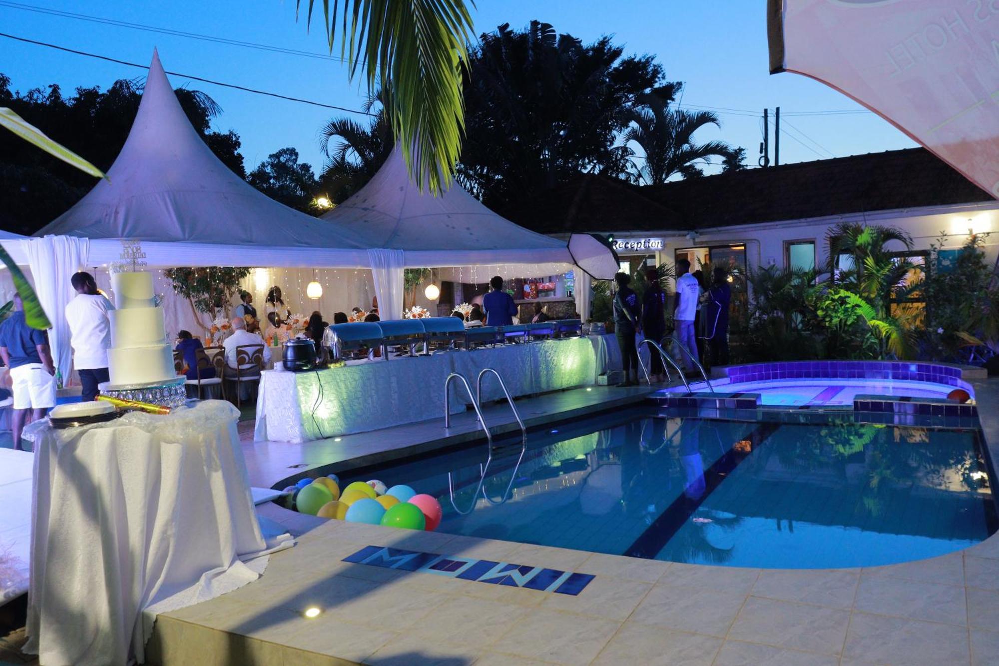 Mowicribs Hotel And Spa Entebbe Exterior foto