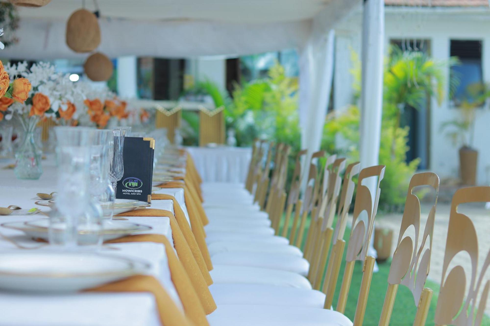 Mowicribs Hotel And Spa Entebbe Exterior foto